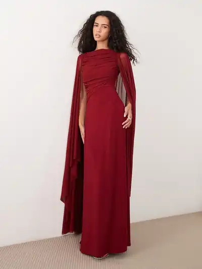 ASOS Design Maxikleid mit Mesh-Cape Burgund
